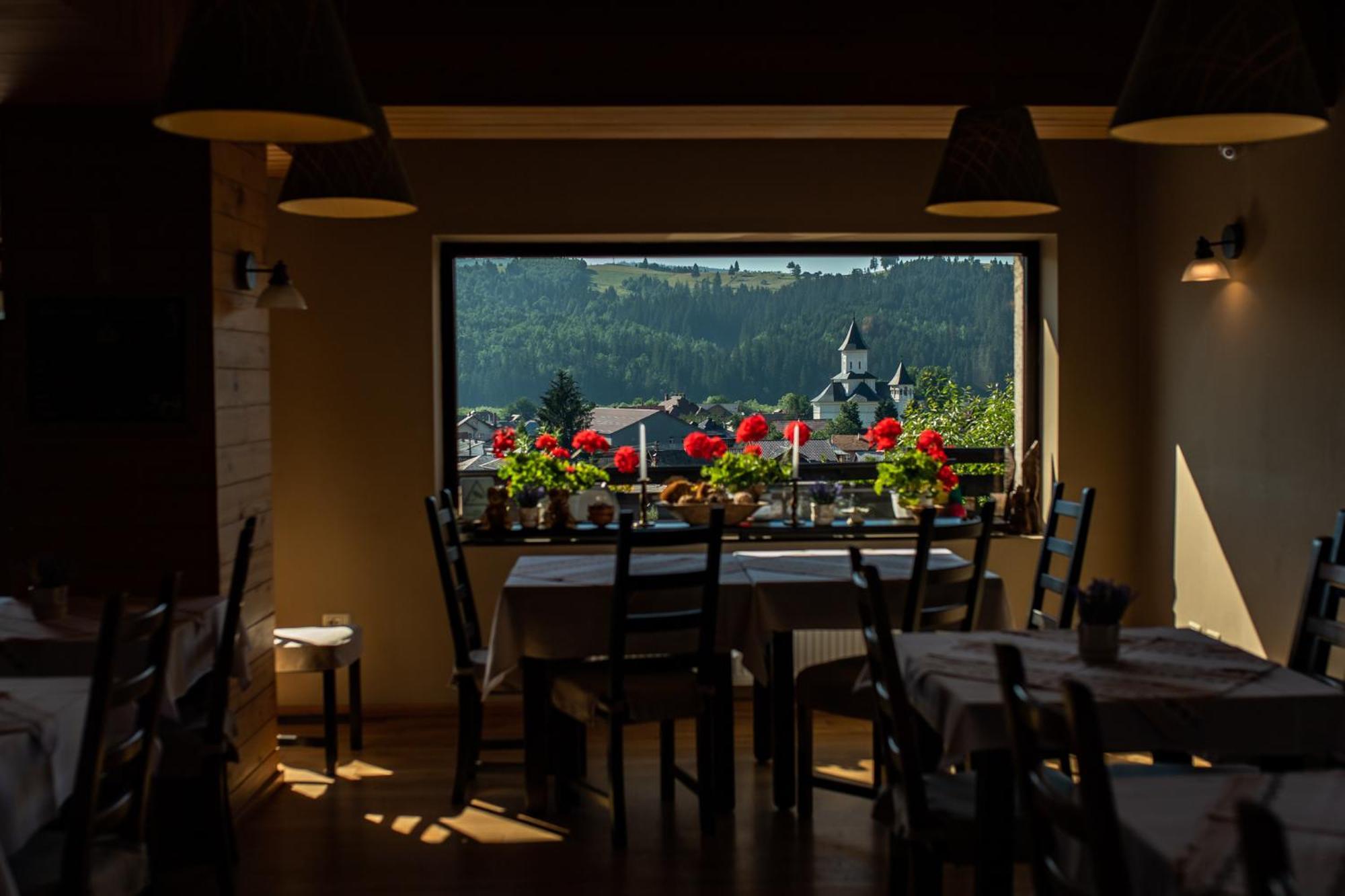 Bucovina Lodge Pension วามา ภายนอก รูปภาพ