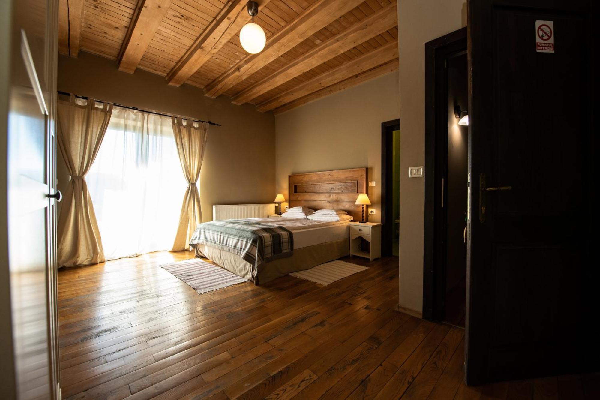 Bucovina Lodge Pension วามา ภายนอก รูปภาพ