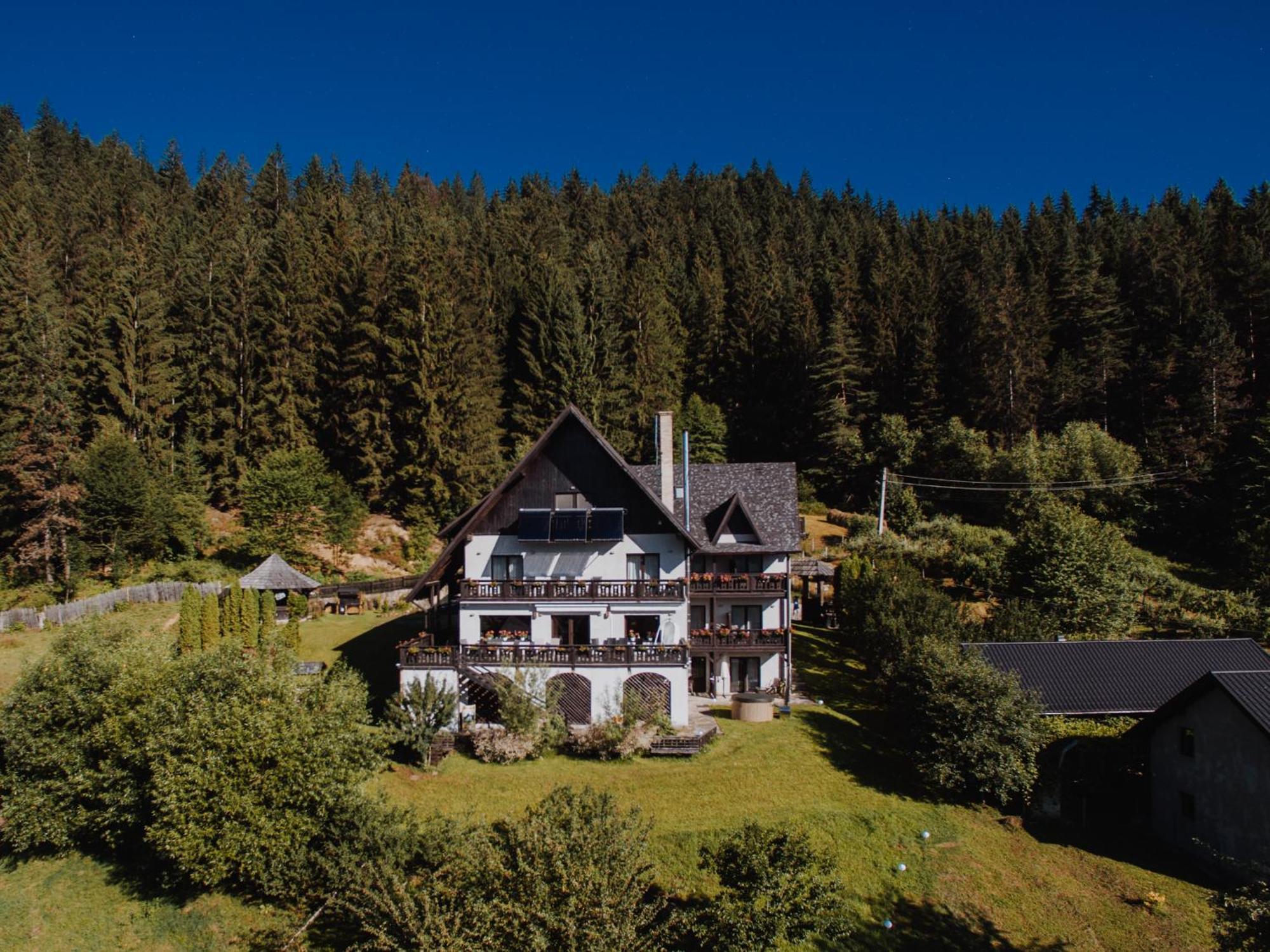Bucovina Lodge Pension วามา ภายนอก รูปภาพ