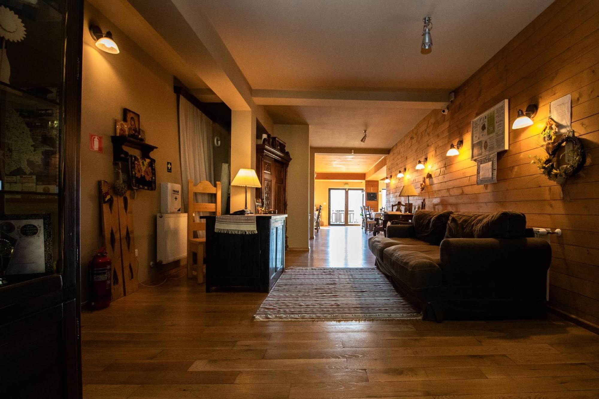 Bucovina Lodge Pension วามา ภายนอก รูปภาพ